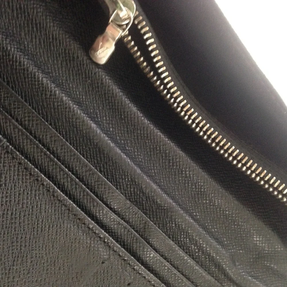 Louis Vuitton, Black Taiga Leather Zip Long Wallet - Picture 8 of 11